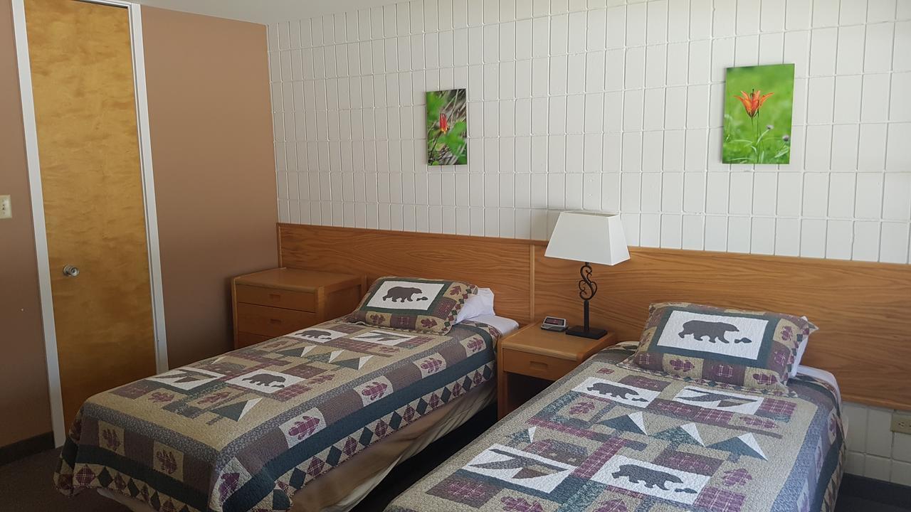 Pinawa Motel Esterno foto