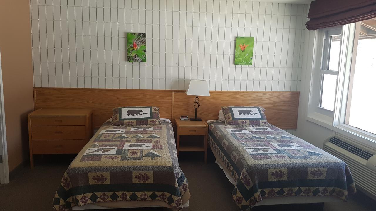 Pinawa Motel Esterno foto